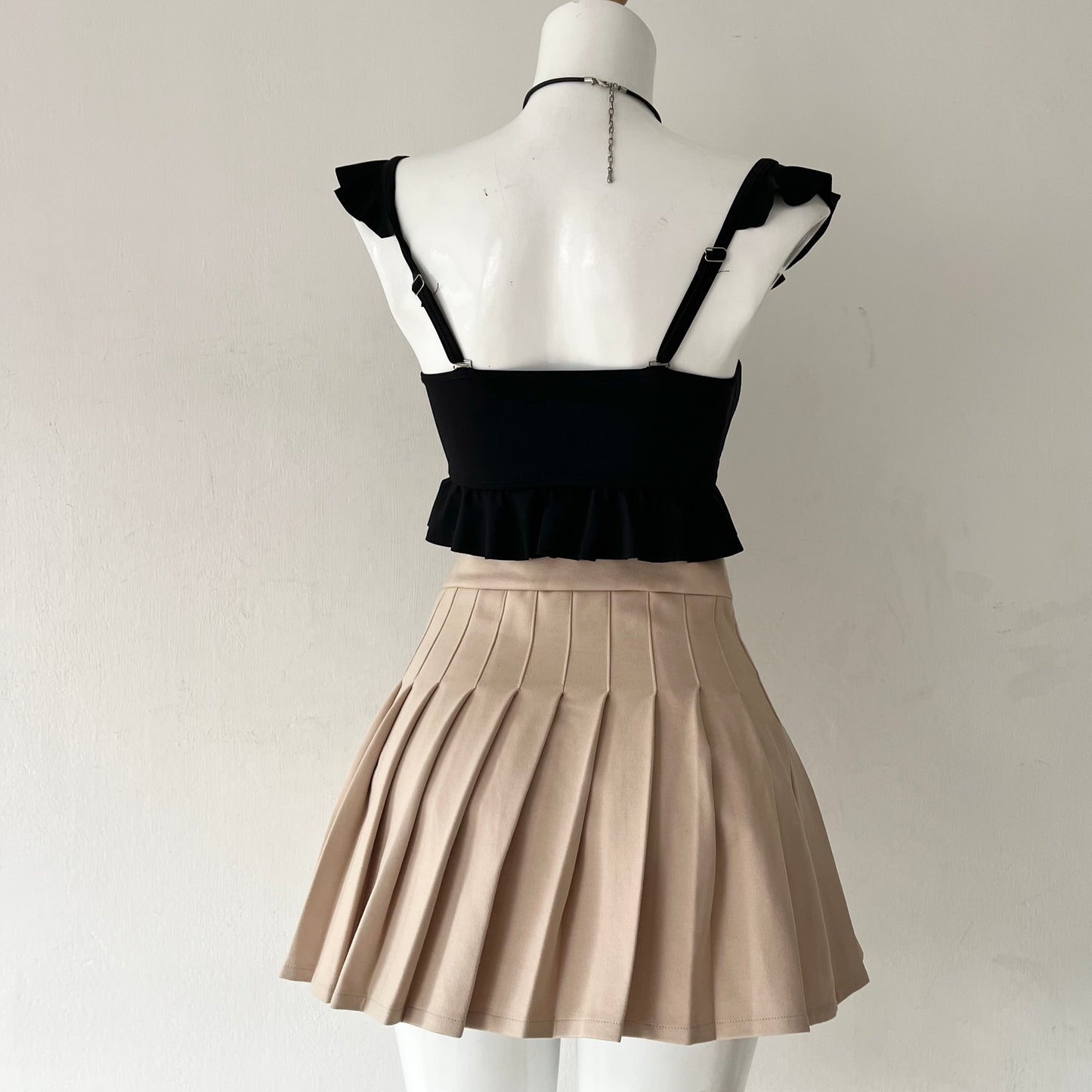 Beige pleated skirt
