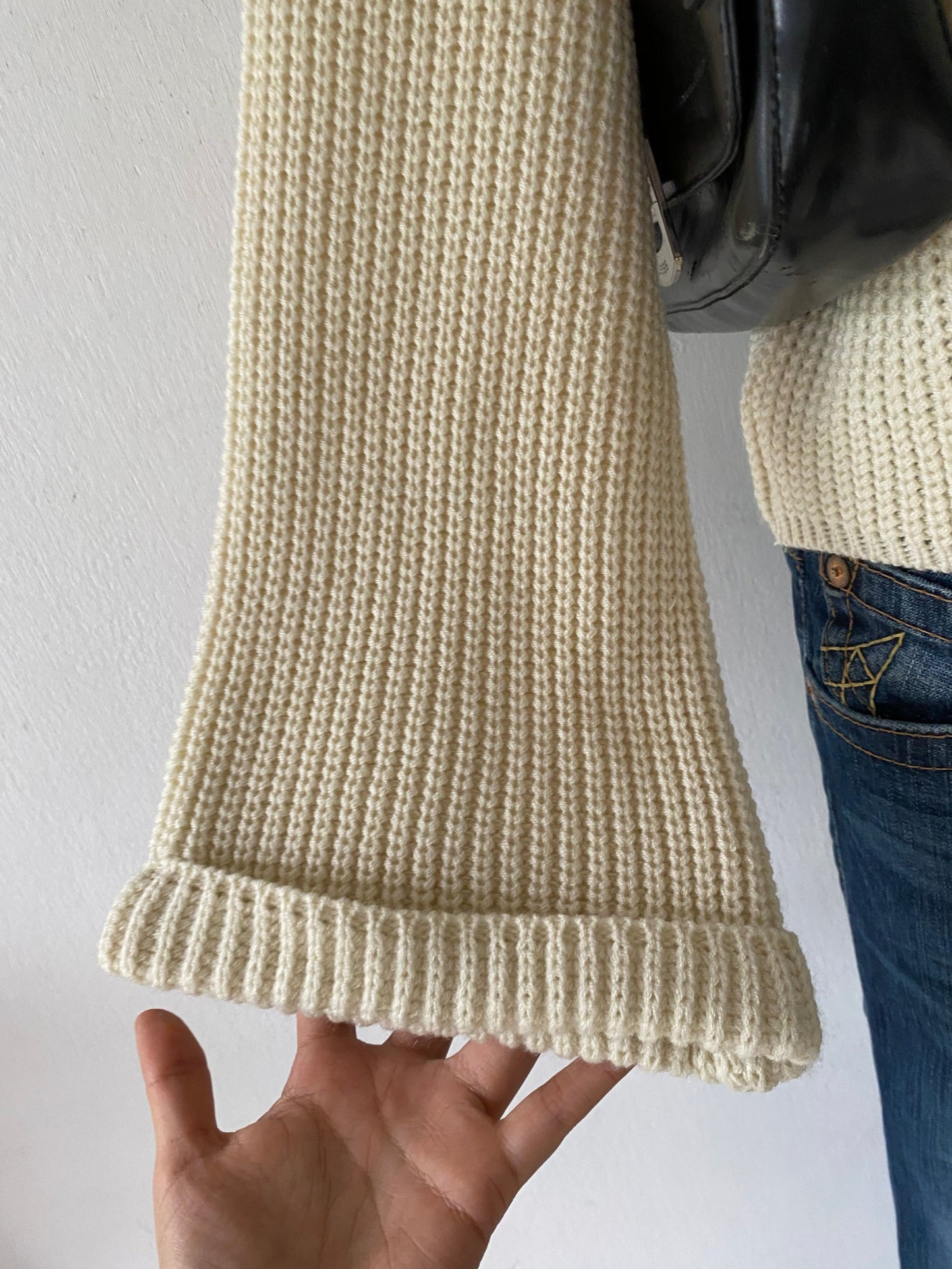 High neck sweater with wide sleeves