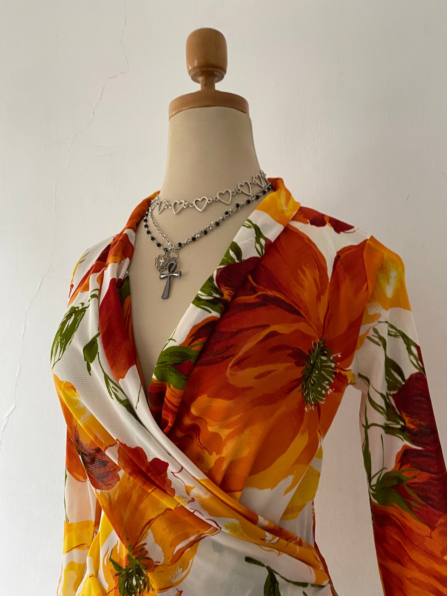 Adorable floral blouse-Size M