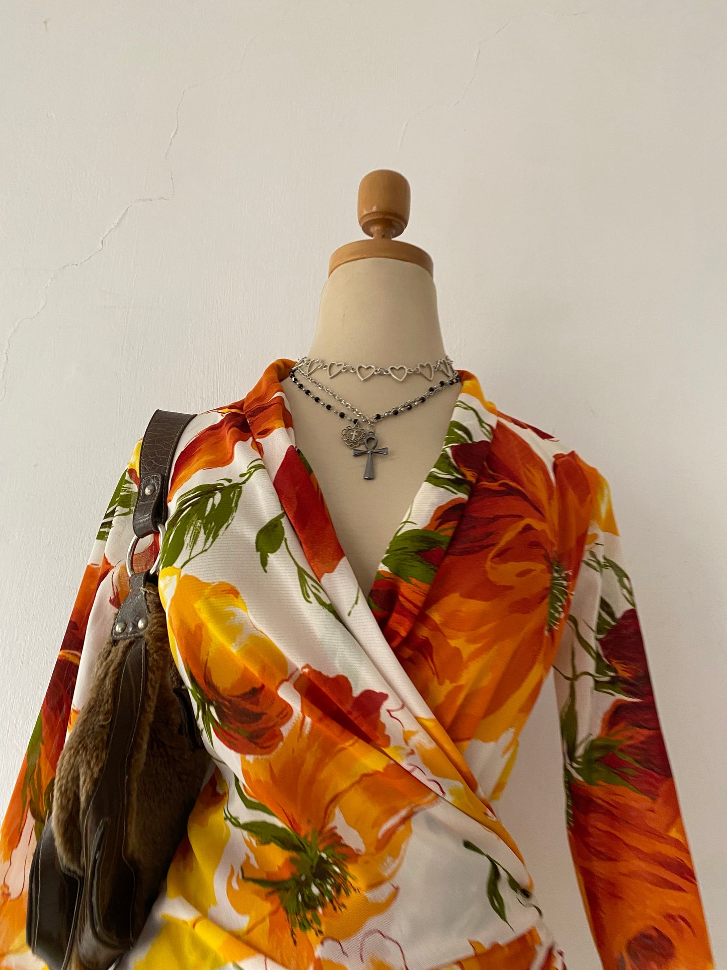 Adorable floral blouse-Size M