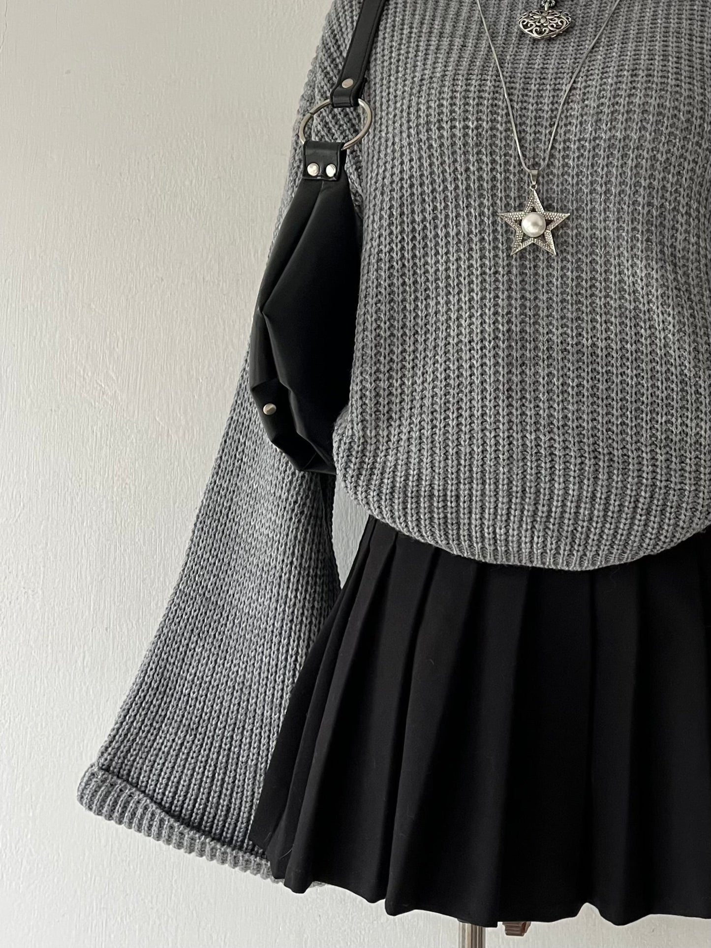 High neck sweater with wide sleeves