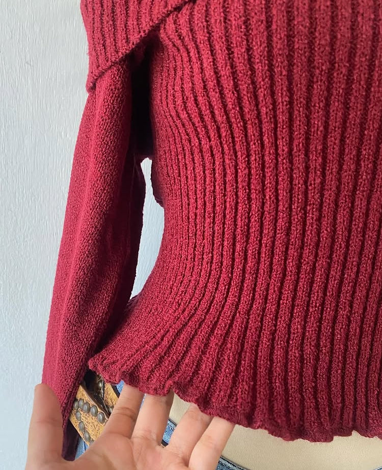 Off shoulder sweater burgundy