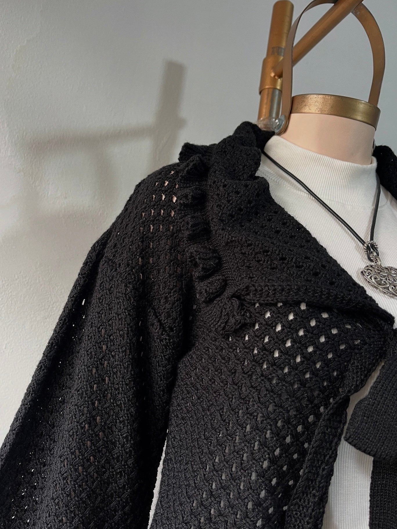 Knitted cardigan with bow