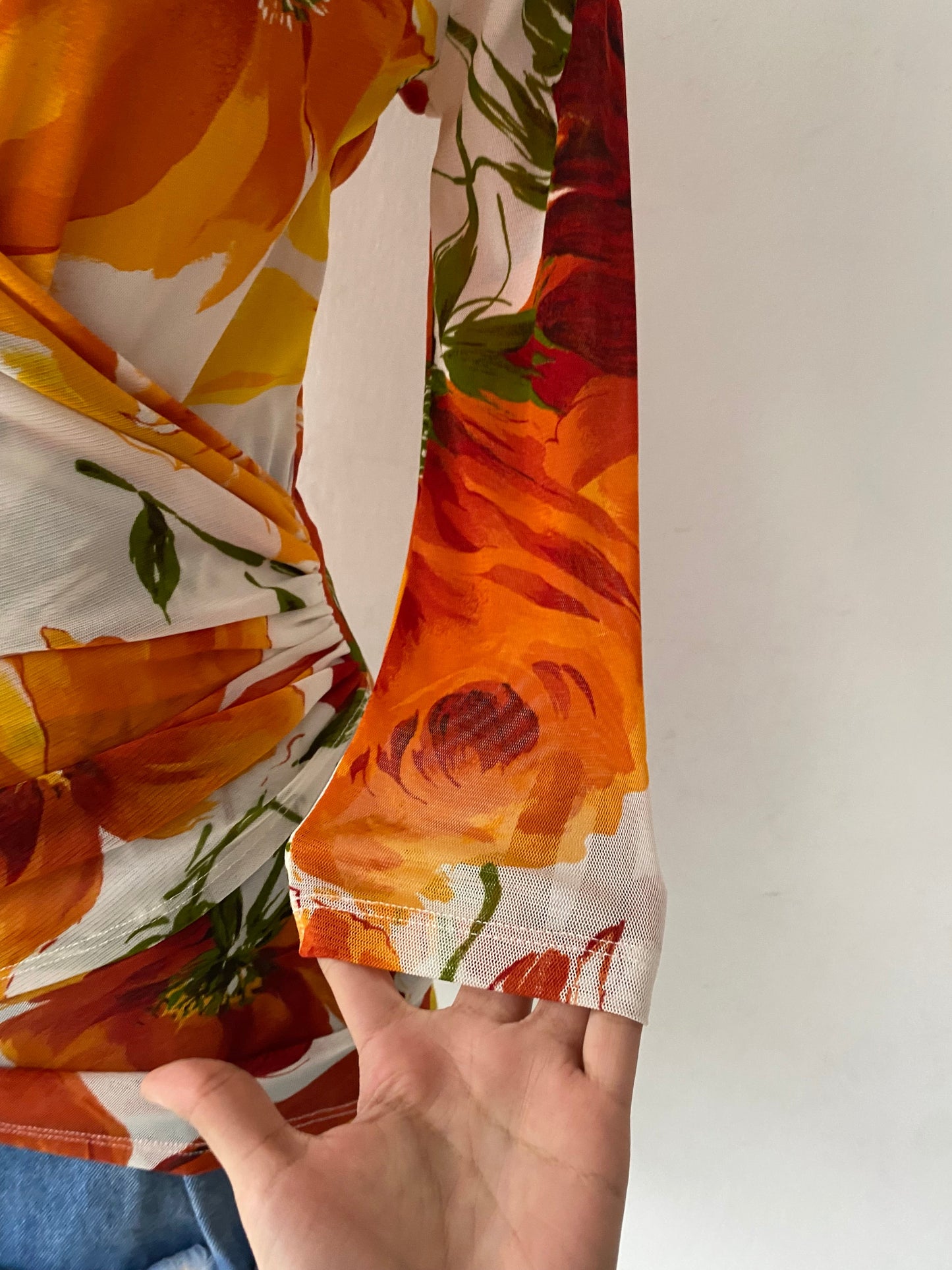 Adorable floral blouse-Size M