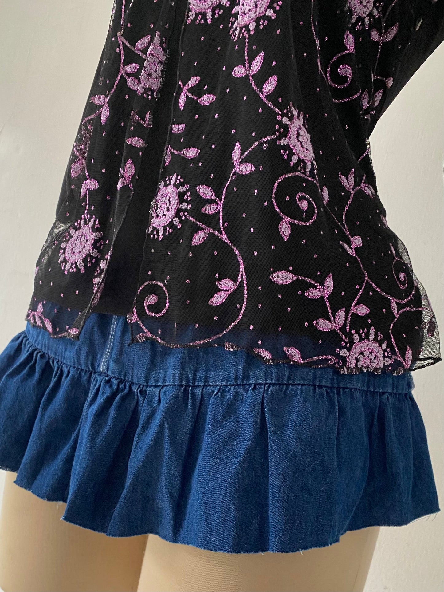 Adorable cape top with lilac designs