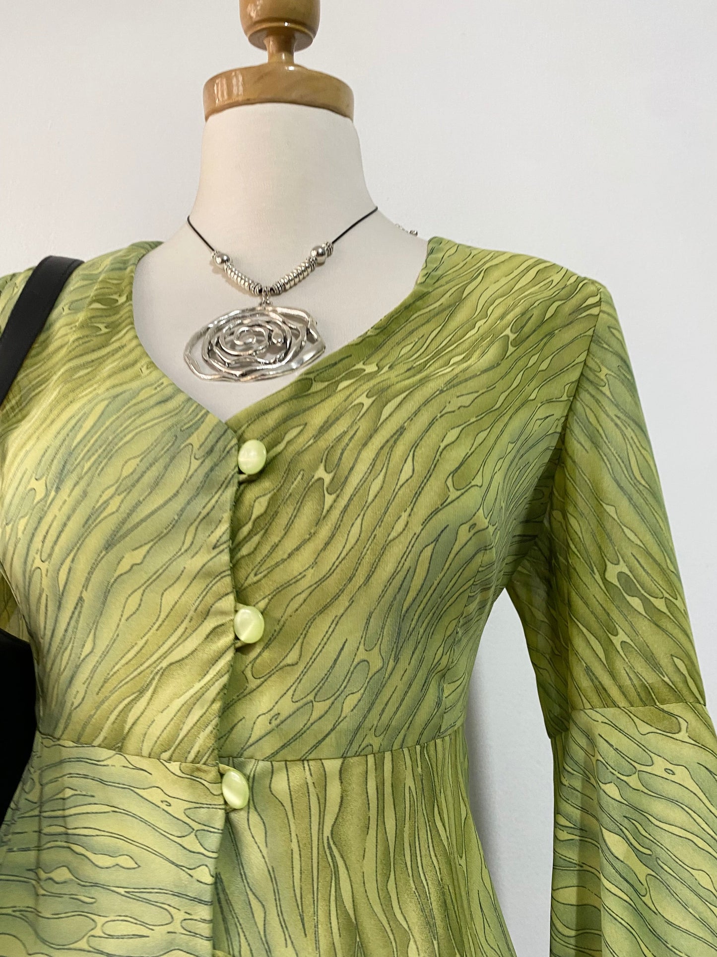 Adorable boho green top