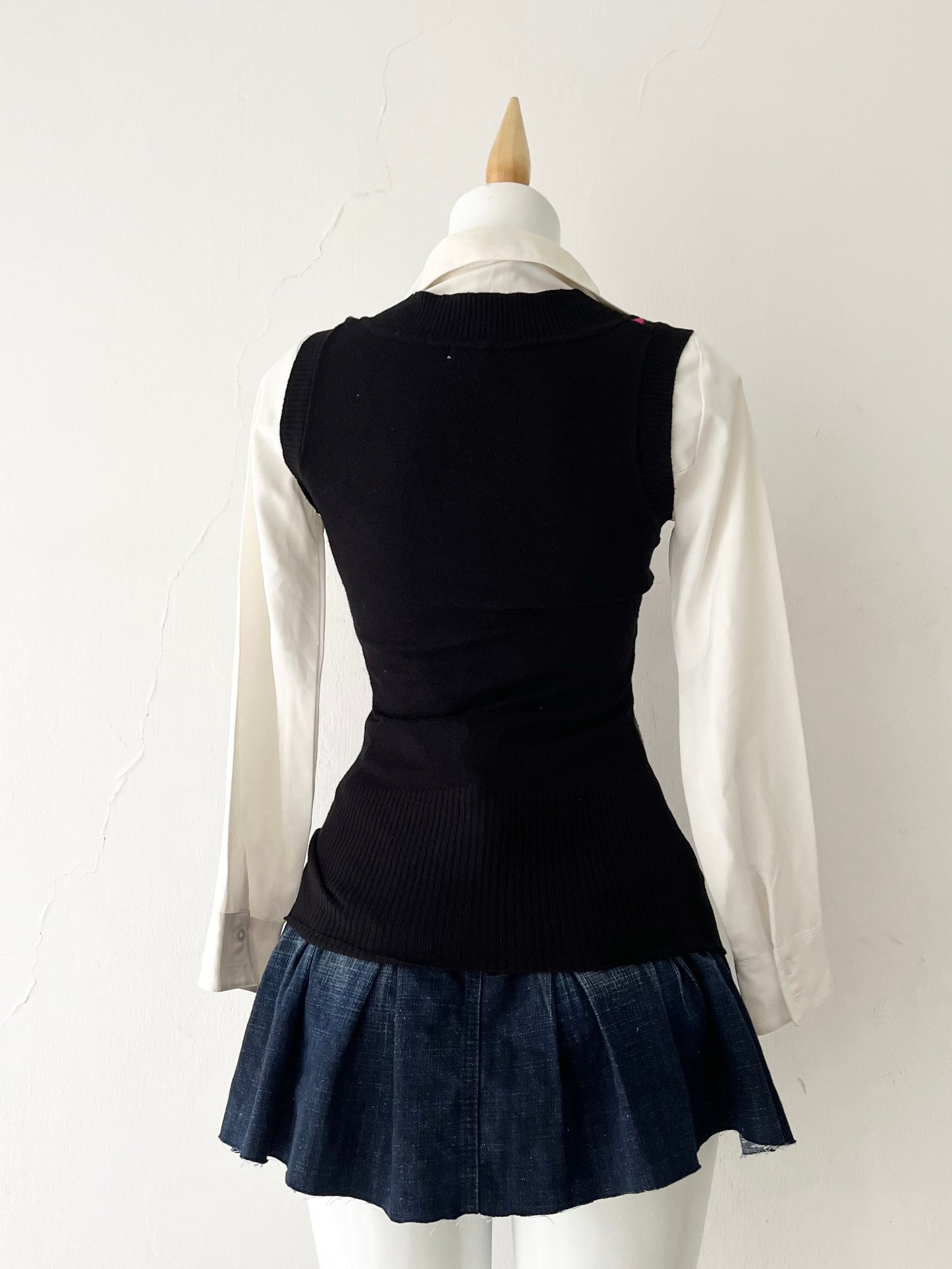 Knitted vest- size S