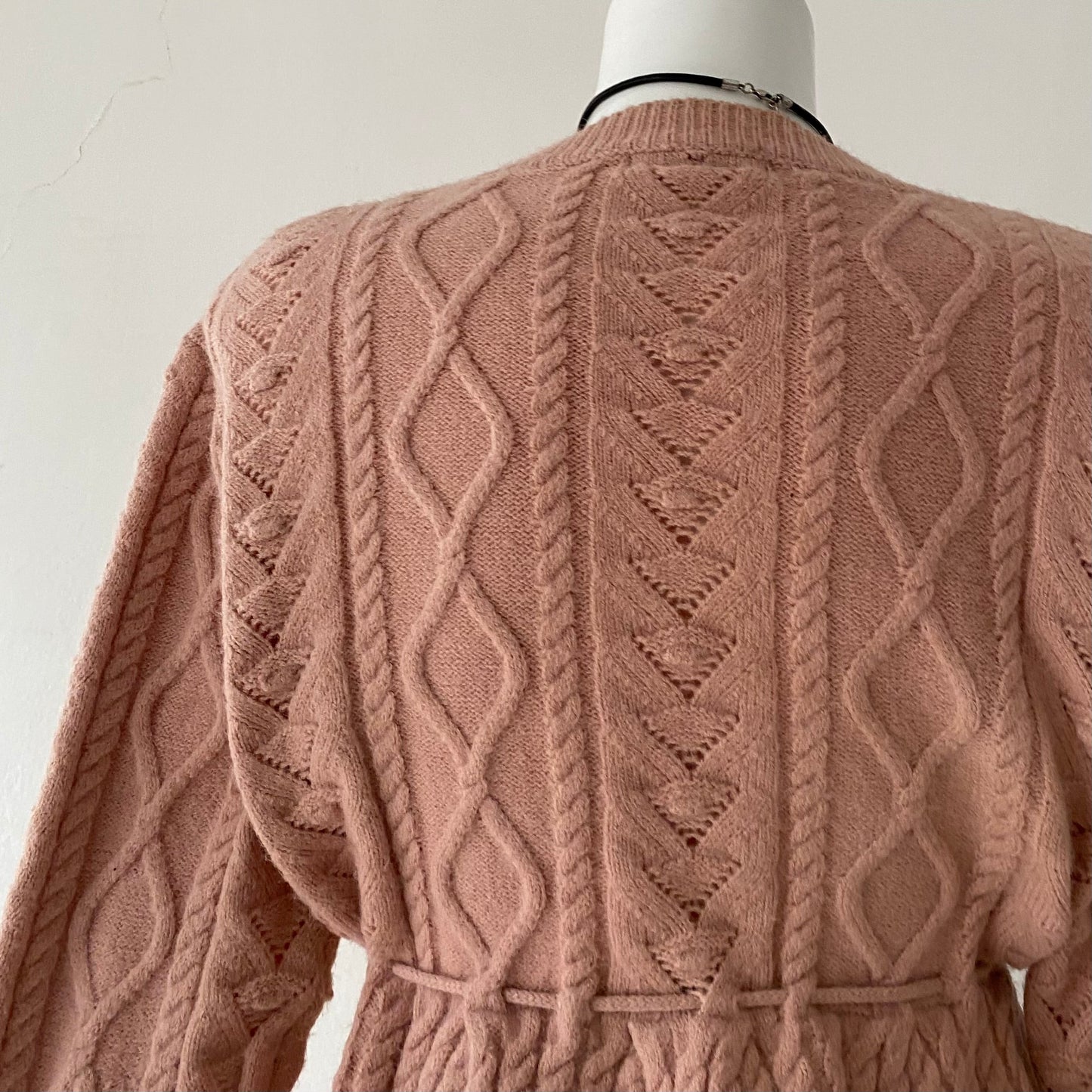 Rosewood sweater with bow